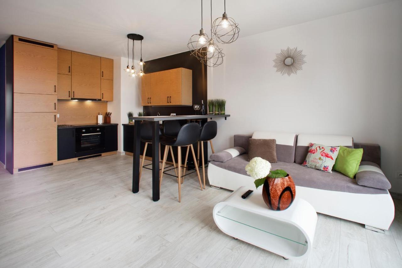Cybernetyki 6B Serviced Accommodation Warschau Exterior foto