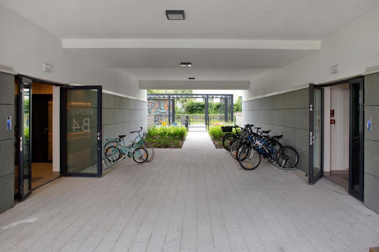Cybernetyki 6B Serviced Accommodation Warschau Exterior foto